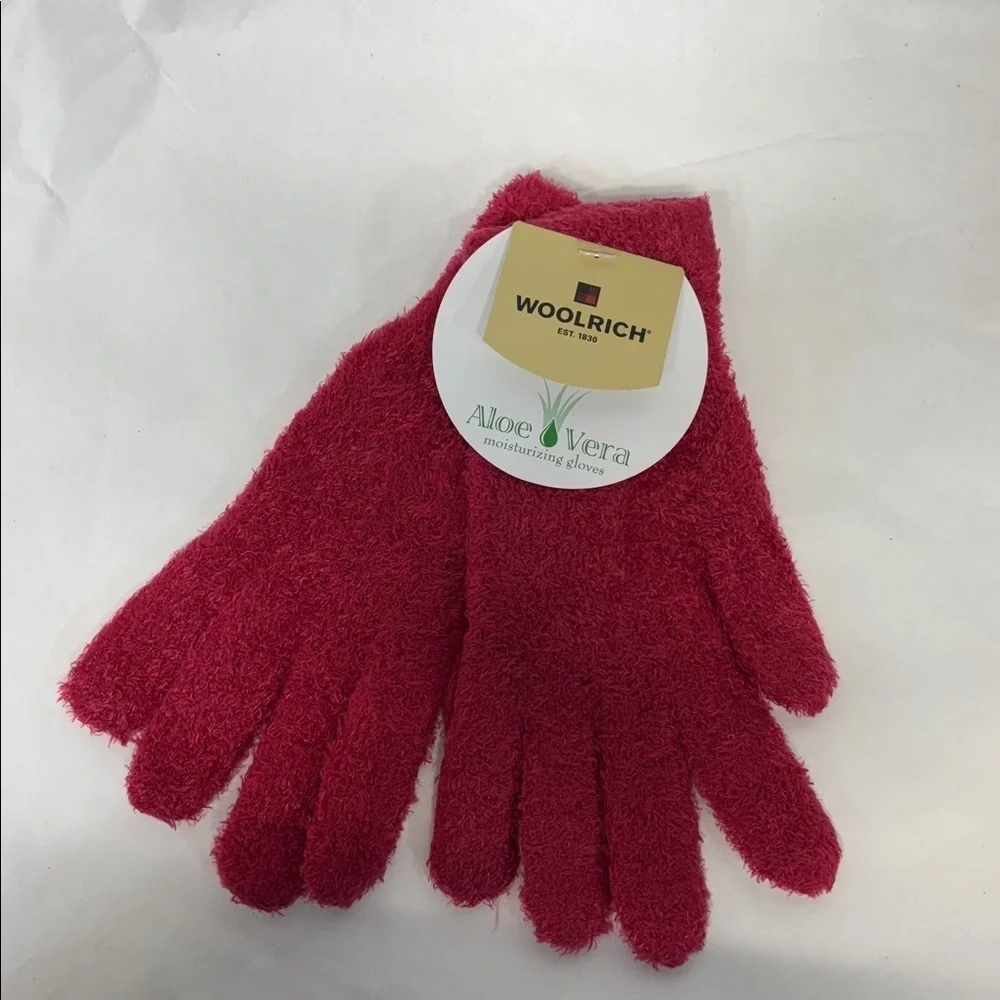 Woolrich  infused Aloe Vera moisturizing Red Gloves